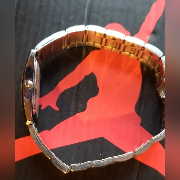 Watch - Picture 3 of 8